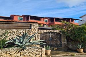 Red House Apartment With Swimming Pool, Vinisce