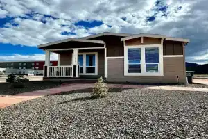 The Grand Getaway at - Family Friendly for up to 8 & Walking Distance to the GC Railway Guest house, Williams