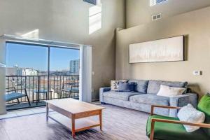 Space for 8 Near Downtown Easy Walk to UT Campus, Austin
