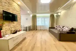 2-KIMN Elegantno Vitoncheni apartamenti bilya Lyalkovogo teatru, Poltava