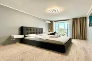 ApartPoltava apartamenti biznes-klasu v prestizhniy NOVObudovi z panoramnim balkonom TsENTR, Poltava