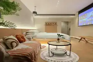 Flower Whisperer Homestay Tianmenshan Store free airport and station pick-up, Zhangjiajie