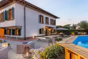 Villa Cesare 4 bedroom Villa with Pool, Lucca