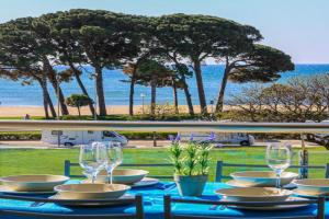 LITORAL COSTA DORADA - TORRESOL 2 15 Only families Apartments, Cambrils