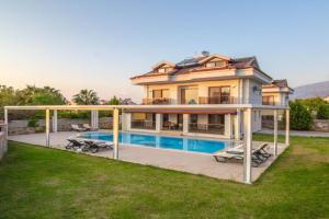 Prestij Garden 4+1 Villa , Özel Havuzlu,, Fethiye