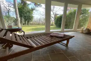 Hilltop Wellness Villa-big garden, sauna, hot tube, Pecs