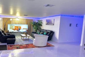 New Air VACATION FUN Villa, Pompano Beach