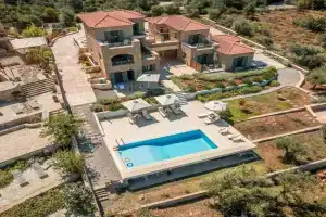 Ipsό Kardamyli Apartments, Kardamili