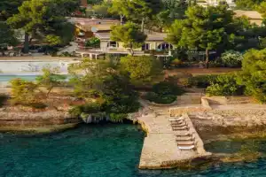 Vasiliki's Villa Beach Front and Pool, Porto Heli