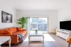 3BR Premium Downtown Apartment with Office & Gym, Charlotte