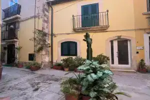 Casa CaDà, Syracuse