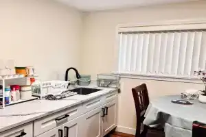 Cozy 2 beds Spacious rooms,Close to transit, Burnaby