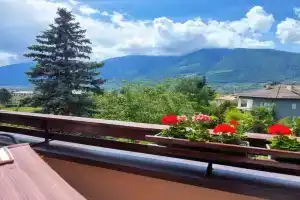 Nora s Home 1 - Panoramic Terrace & Bio Garden Apartments, Merano