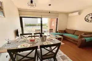 Fides Stylish Apartments with Pool, Tivat