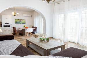 Onarhome Guest house, Potos