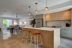 Amazing 1Bedroom Condo presented by TripMontreal, Montreal