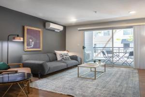 DT 2BR w Pool Gym Parking Patio SFO-170 Apartments, Mountain View