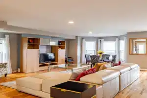Spacious Row Home next Transit near Downtown w Parking Guest house, Chicago