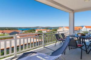 3 Bedroom Nice Apartment In, Milna