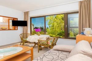 Family Apartment close to the Beach, Mlini