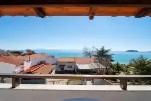 Veta Apartment - Seaview, Paleo Tsifliki
