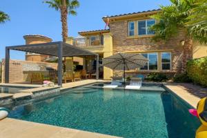 Terra Lago Villa Lake, Mountain and Desert view, Coachella Getaway, Indio