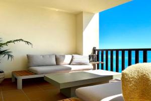 Stunning direct sea views 2 bed apartment at Balcon de Benamádena by Solrentspain Stays, Benalmadena