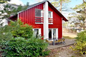 Strandpark Baabe - Haus 6D mit Kamin und Terrasse Guest house, Ostseebad Baabe