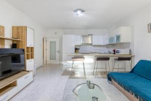 Spacious, central APT in Paceville/St Julians by 360 Estates Apartments, Pembroke