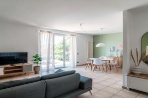 Casa Olivo by Quokka 360 - flat with sun terrace in, Cernobbio