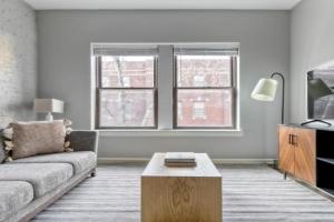 Lakeview 2BR w Courtyard WD 2 blocks to L CHI-517 Apartments, Chicago