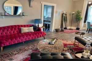 Cozy vintage getaway minutes from downtown Guest house, Lincoln