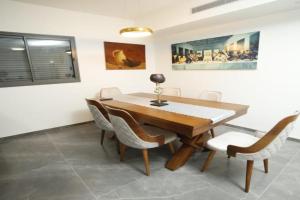 חופשה בטבריה בבית ענק ל 8 אנשים גדול וחדש Apartments, Tiberias