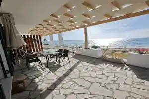 Nereides Suites, Agios Gordios