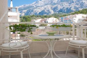 Amazing Apartment In, Makarska