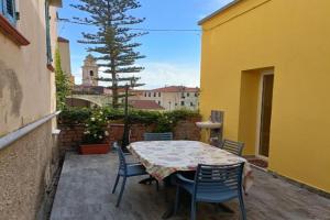 Casa Ribes, Santo Stefano al Mare