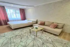 Odnokomnatnaya na Mazhita Zhunisova 179 Apartments, Uralsk