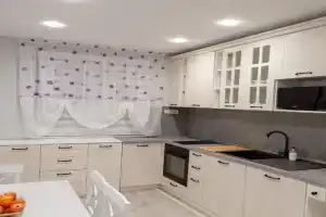 Rose Valley Aroma Apartment, Kazanlak