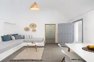 Villa Tholos & Prive Jacuzzi, Kamari