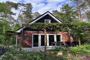Vakantiehuis Vliegend Hert Veluwe Guest house, Nunspeet