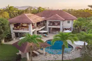 Villa Luxe - Ultra Luxury 4 Bedroom, Ban Nathon