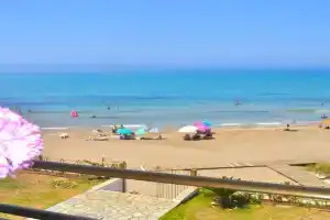 Beachfront 2-bed luxury suite - Corfu Greece Apartments, Agios Gordios