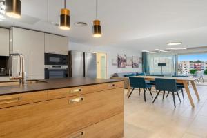 Magical 2BR Condo in the Heart of Apartments, Cambrils