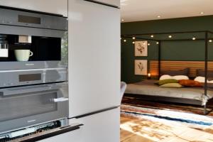 EDLER WOHNRAUM Luxuriöses Studio im Zentrum mit Balkon, Kaffeevollautomat, Klima & Parkplatz, Zwickau