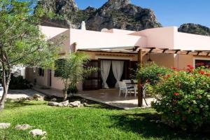 Villa levante, Macari