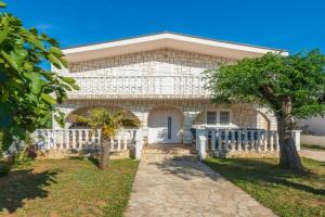 Apartments with parking space - 20971, Vir