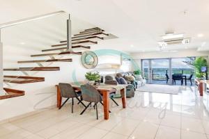 Zen Sea View 2BR, 2BA Penthouse, Darwin