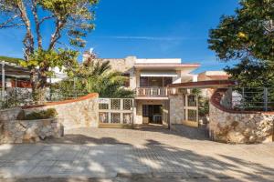 Villa Serene' by BarbarHouse, Torre Suda