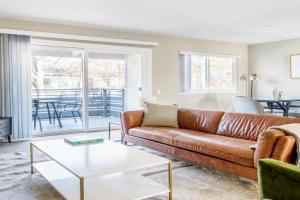 Sunnyvale 1BR w Pool Spa Parking nr Downtown SFO-389 Apartments, Sunnyvale