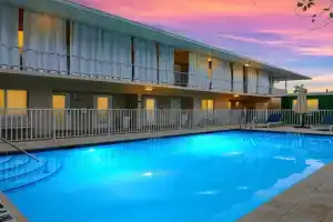 Downtown Starfish 807 Apartments, Naples